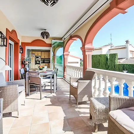 Villa Global - By Global Holidays 10922 *